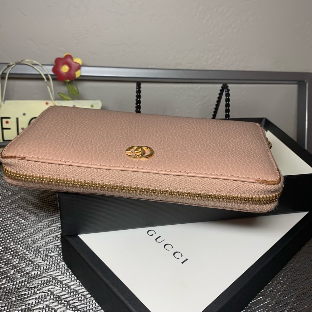 Beautiful Authentic Pre Owned Gucci Beige Leather Wallet - Picture 16 of 16